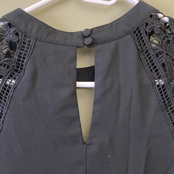 She & Sky Elegant Black Lace Sleeve Dress - Picture 7 of 9